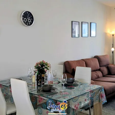 Apartment Sunny 2 Bed Retreat With Pool View Lb86 Torrevieja
