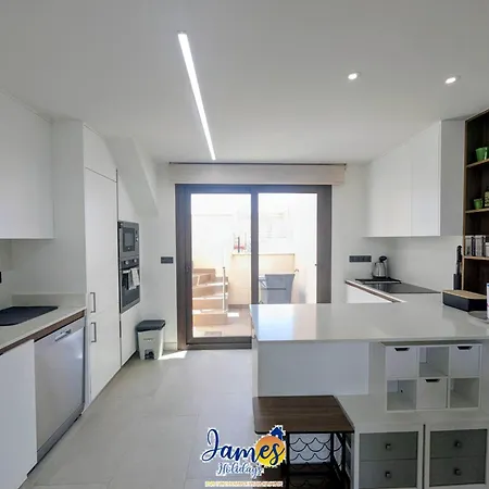 Sunny 2 Bed Retreat With Pool View Lb86 Torrevieja