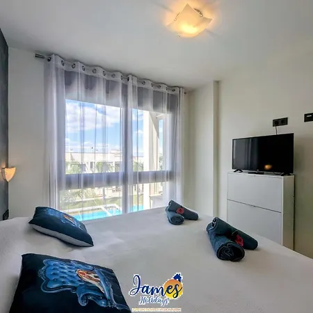 Sunny 2 Bed Retreat With Pool View Lb86 Apartamento