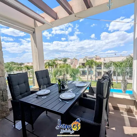 Apartment Sunny 2 Bed Retreat With Pool View Lb86 *